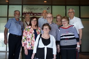 De gauche à droite : Yves Carrières, Micheline Langlois, Odette Lebert, Denise Blouin, Louis Bastien, Jean Pierre Archambault, Diane Foisy, Louise Desrochers et Maurice Boisclair